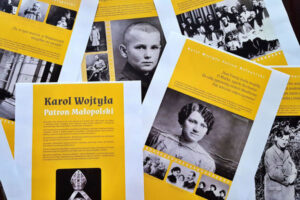 Read more about the article Wystawa „Jan Paweł II – Patron Małopolski”